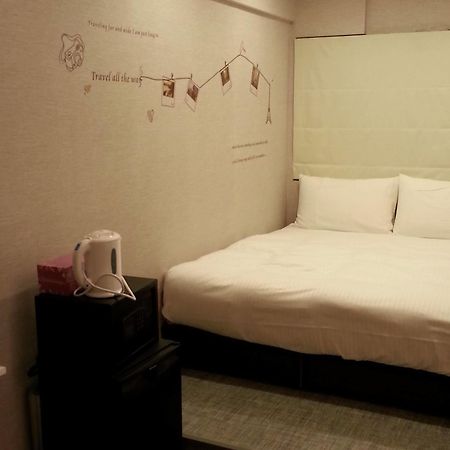 Holiday Fun Hostel Taipei Exterior photo