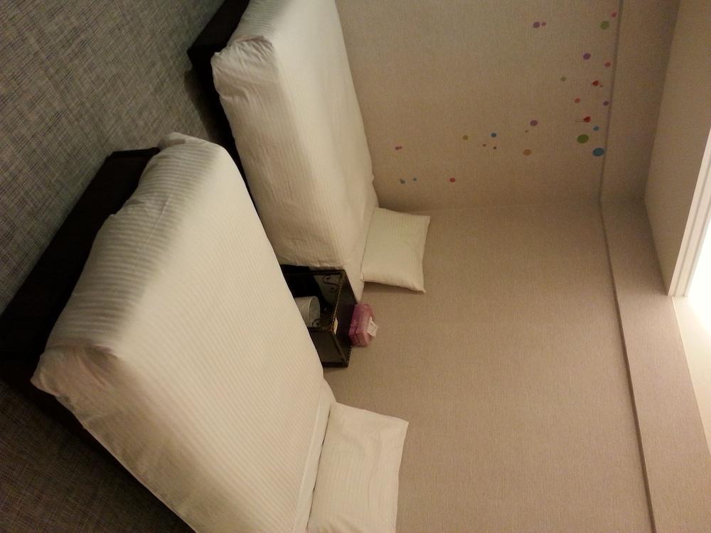 Holiday Fun Hostel Taipei Exterior photo