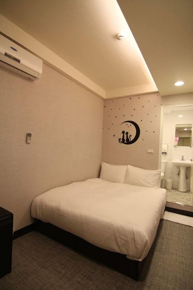 Holiday Fun Hostel Taipei Exterior photo